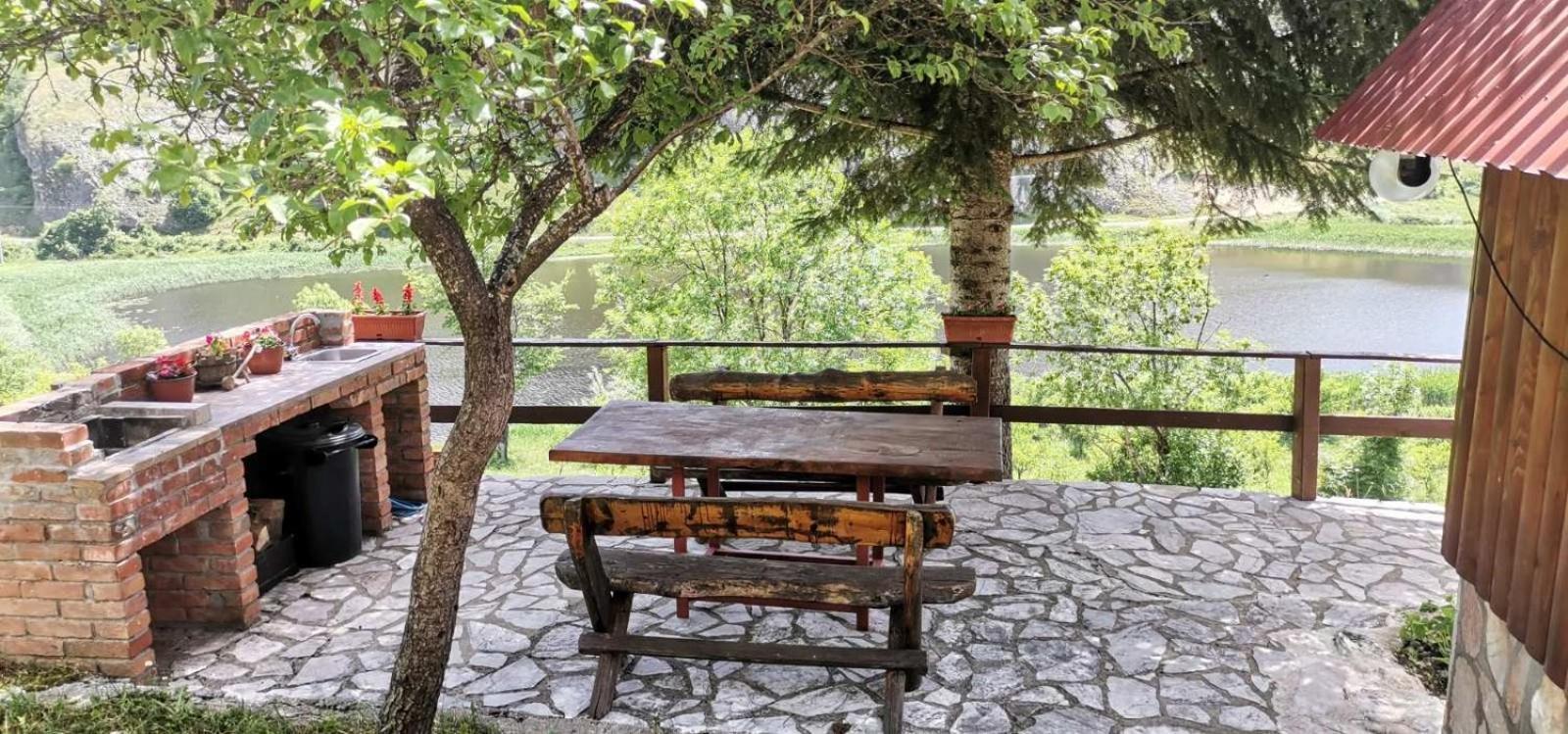 מלון Poscenje Detached House Milivoje מראה חיצוני תמונה