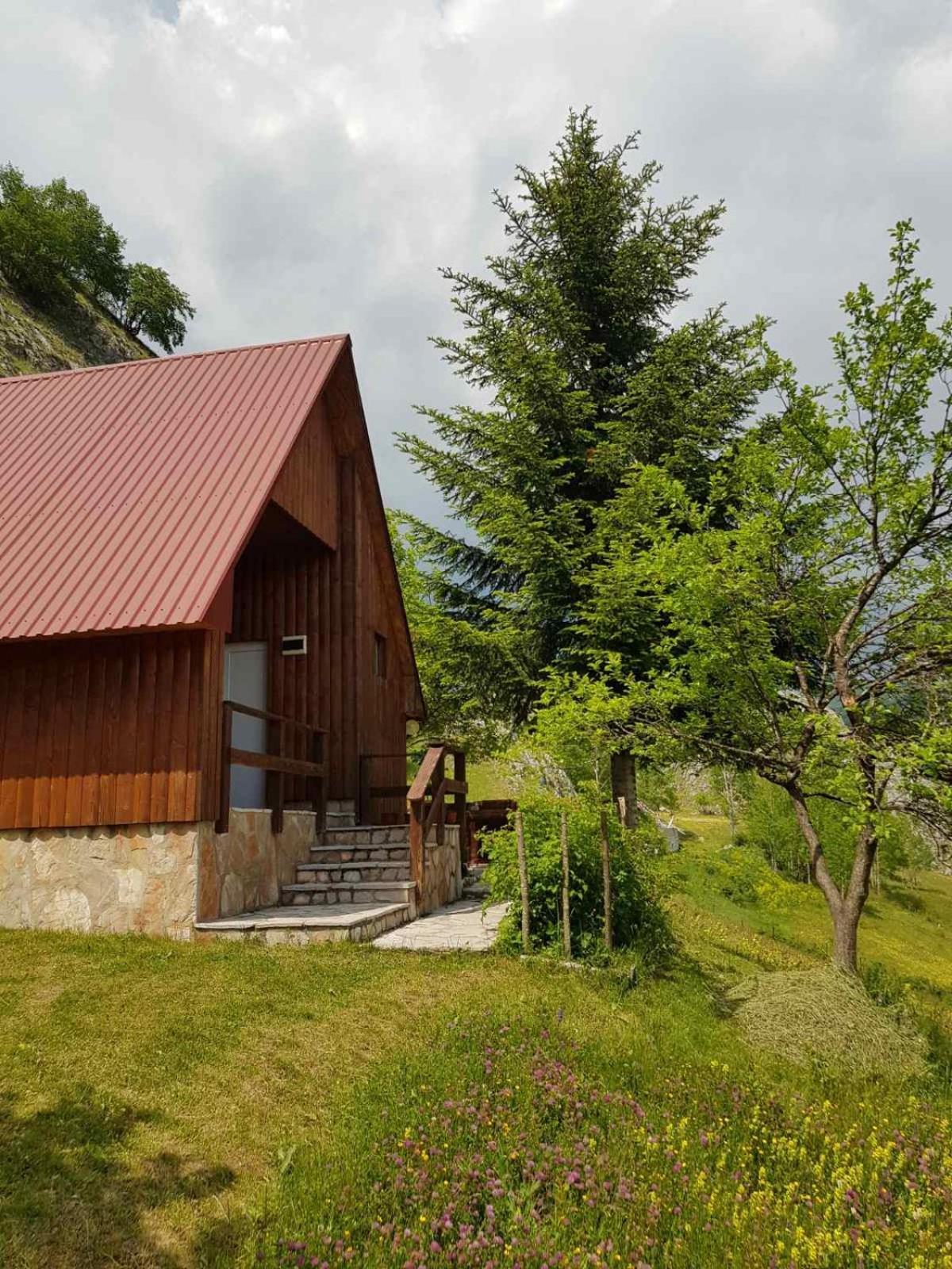 מלון Poscenje Detached House Milivoje מראה חיצוני תמונה
